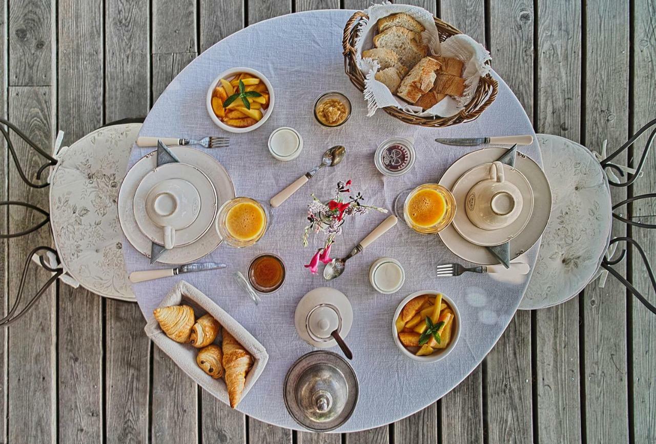 Grans Le Moulin De Picaud B&B 외부 사진