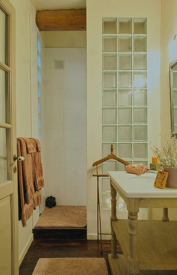 Grans Le Moulin De Picaud B&B 외부 사진